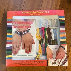 Friendship Bracelets Book & Kit